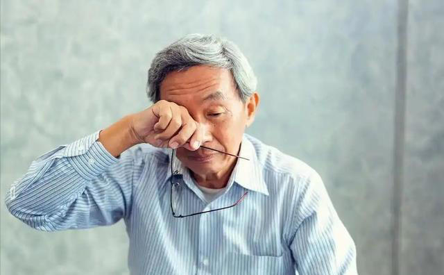 眼睛是“脑梗”的放大镜？调查发现：眼睛若有4种迹象，早去医院